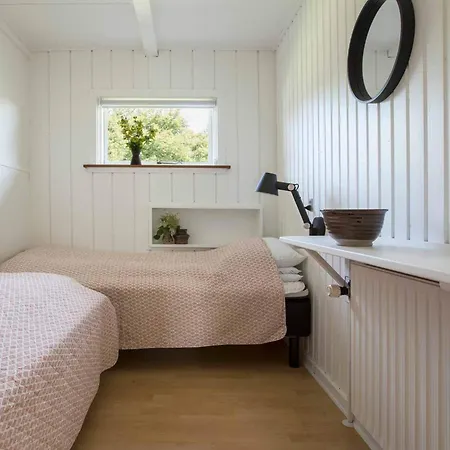 4 Person Holiday In Ferienhaus *